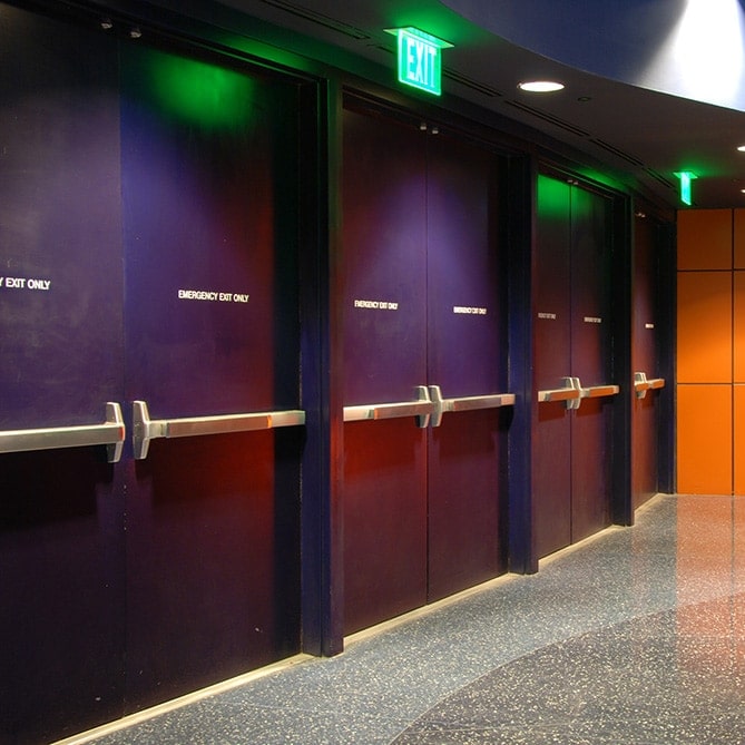 2-15-00063_COM_E_12x8_300